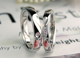 岡山県　杉田様　ピンクダイヤでハートが浮かぶ手作り結婚指輪