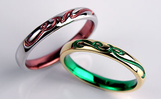 ピンクとグリーンの結婚指輪