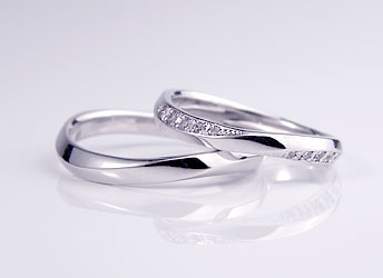 ���T�C�h�Ƀ_�C�����U��΂߂�