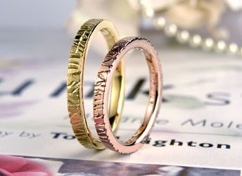 大阪府　高橋様　木の表皮模様を手彫り手作り結婚指輪