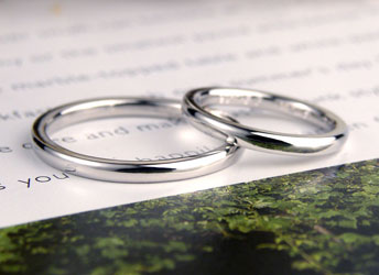 大阪府　山口様　細身のシンプルストレート甲丸手作り結婚指輪