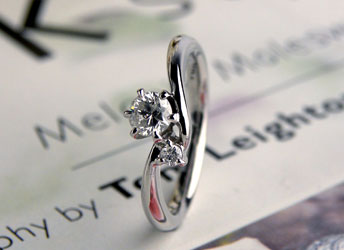 �T�v���C�YV���^����w��