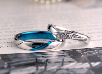 大阪府　田中様　重なった表面のダイヤブルーライン手作り結婚指輪