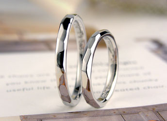 兵庫県　神野様　プラチナランダムな槌目風削り手作り結婚指輪