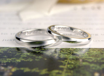 兵庫県　片岡様　トップを斜めにえぐれたラインツヤ消しダイヤ手作り結婚指輪