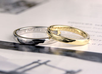 大阪府　野口様　イエローゴールドとプラチナ槌目加工の手作り結婚指輪