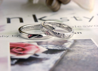 大阪府　杉本様　ハワイアン彫刻ハートが浮かぶ手作り結婚指輪