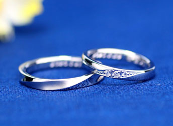 大阪府　中蔵様　共通部分は斜めの捻じれ手作り結婚指輪