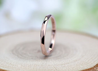 �s�K���Ȗʂ͌���ɖ����Ď��芴�̂���s���N�S�[���h�w��