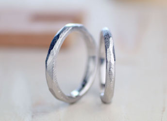 �\�ʂ������_���ɍ�����J�W���A���ȃ��g�����̎��茋���w��