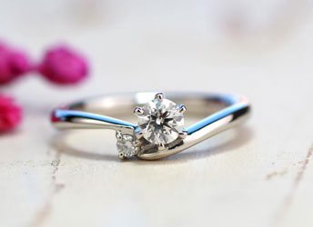 V字型ダイヤモンド手作り婚約指輪