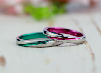 �s���N�ƃO���[���̃J���[���b�L�E�n�[�g�������Ԏ��茋���w��