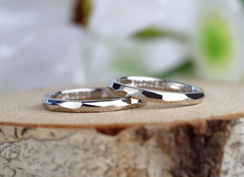 �����_���ɍ���ăL���L�����茋���w��