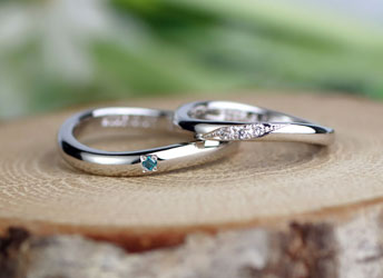 S字型ダイヤとブルーダイヤ手作り結婚指輪