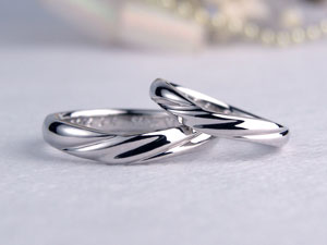 釜鳴様の手作り結婚指輪