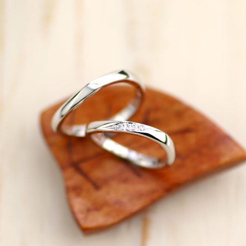 S字型の手作り結婚指輪