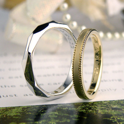 凸凹なカジュアルとミル打ちエレガントな結婚指輪