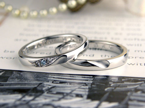 合わせるとハート水色ダイヤの手作り結婚指輪