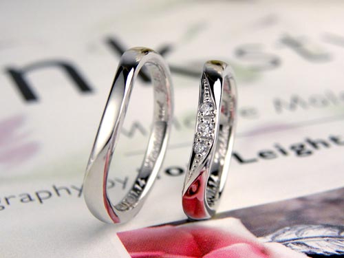 U字型ダイヤが豪華な手作り結婚指輪
