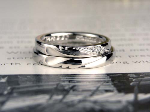 合わせるとハートと羽の手作り結婚指輪