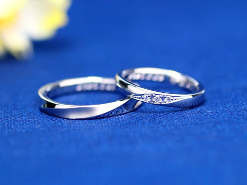 ダイヤに合わせたデザインの手作り結婚指輪
