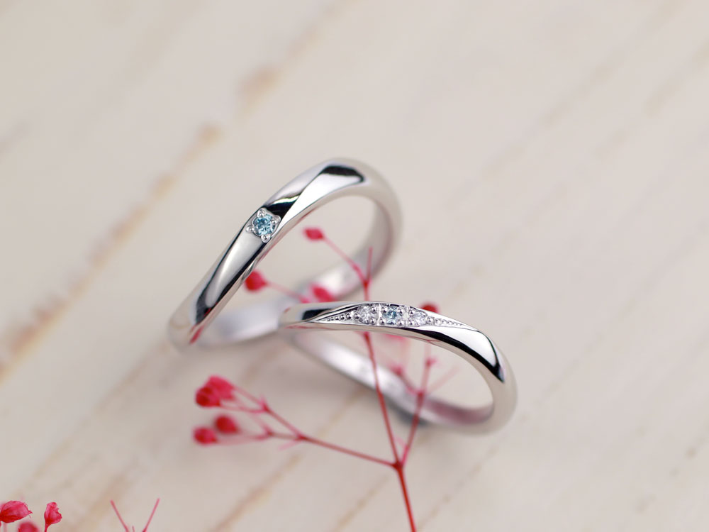 水色ダイヤの手作り結婚指輪