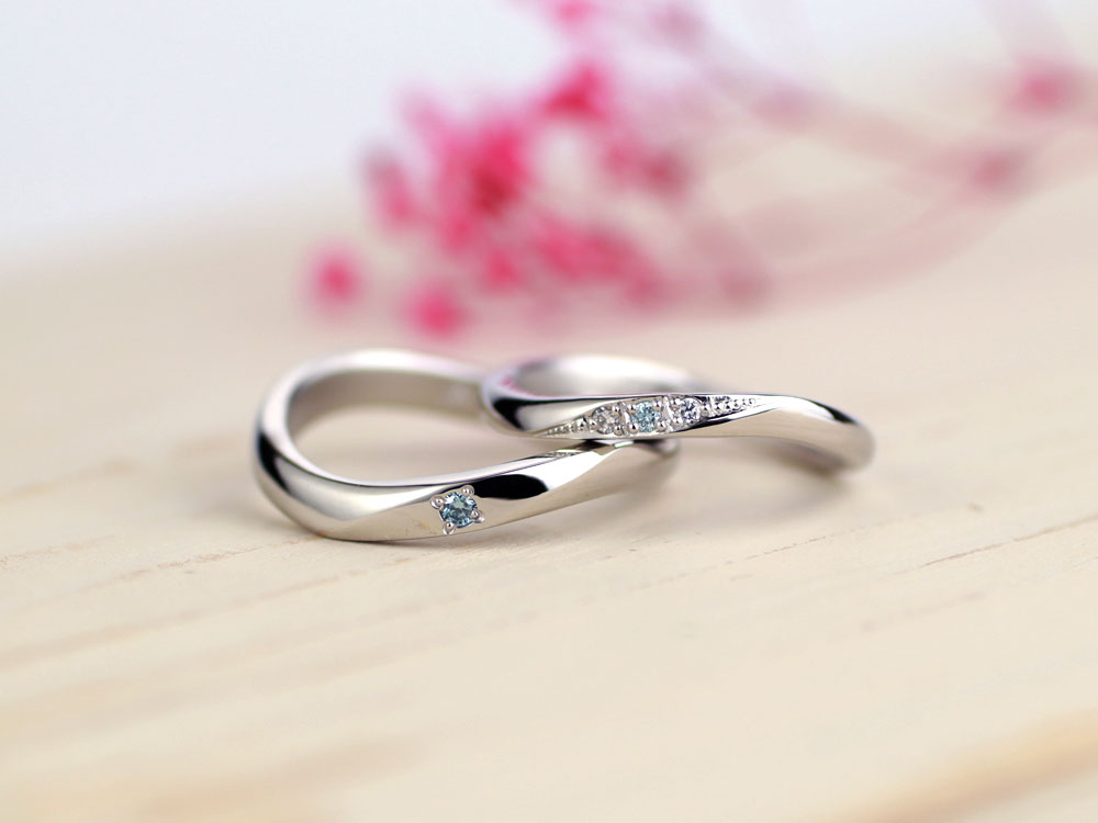 水色ダイヤの手作り結婚指輪