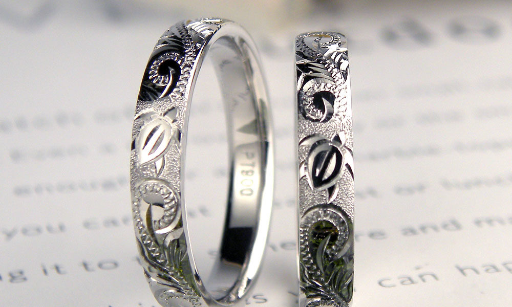 ホヌを入れたハワイアン彫刻の手作り結婚指輪