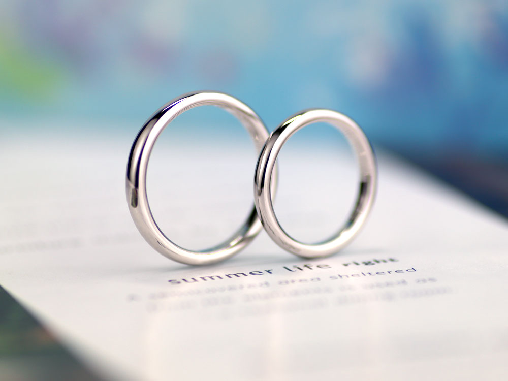 シンプルなストレートのプラチナ手作り結婚指輪