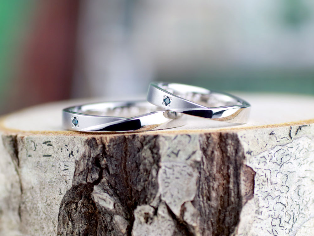 光沢とつや消しのコントラストが美しい手作り結婚指輪