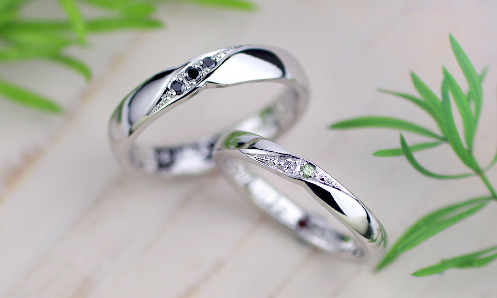 黄緑ダイヤとブラックダイヤの結婚指輪