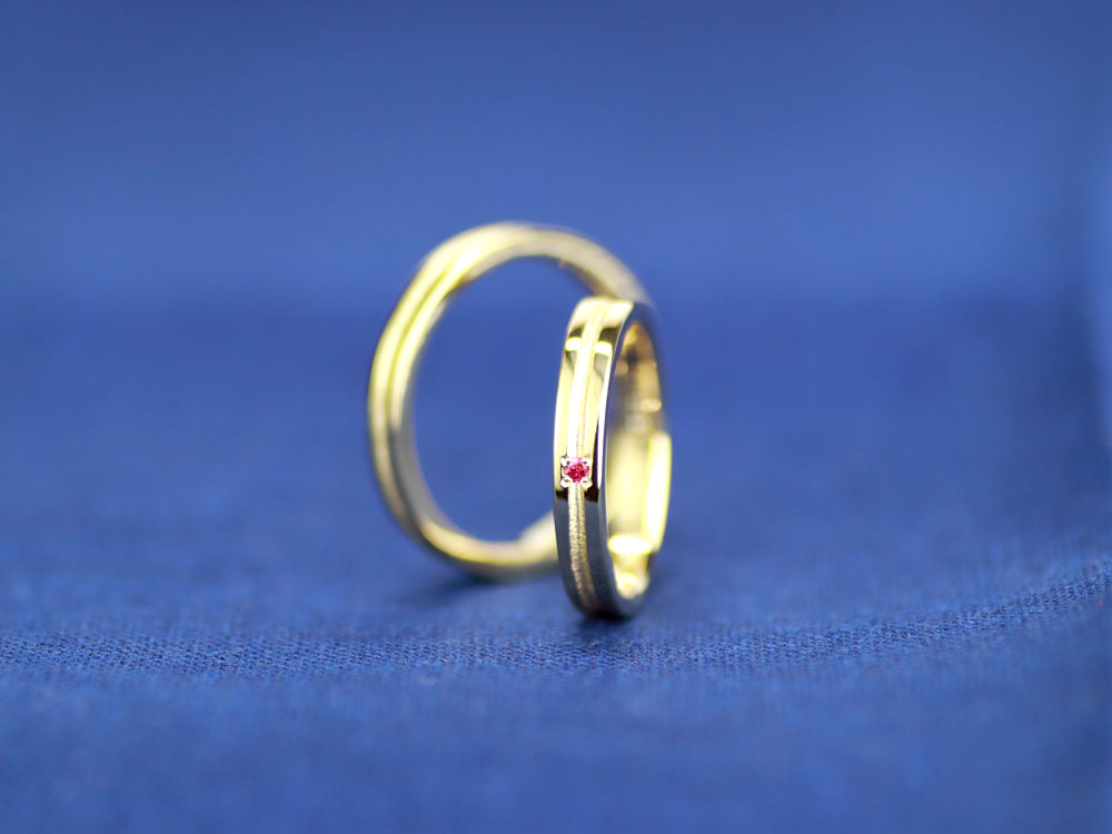 イエローゴールドのカジュアル結婚指輪