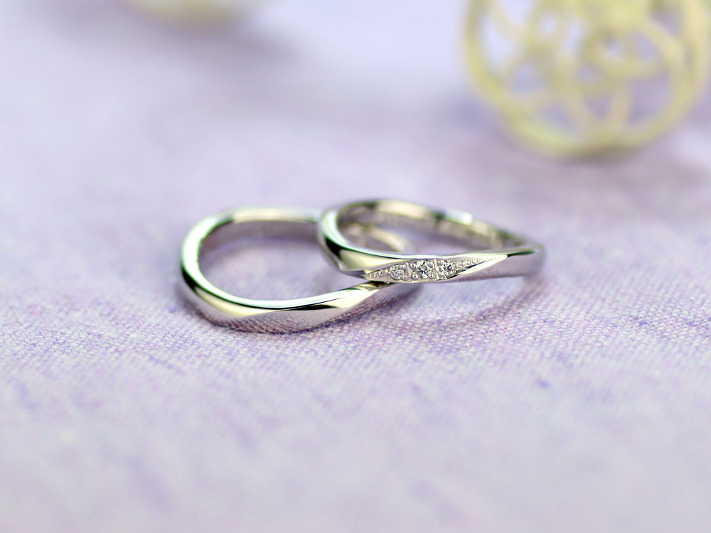 S字型ダイヤの結婚指輪