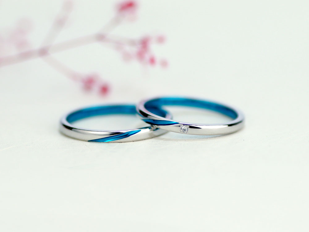 ブルーラインの細い手作り結婚指輪