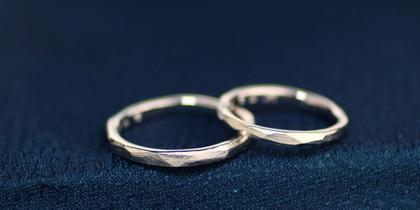ナチュラルな仕上げの手作り結婚指輪