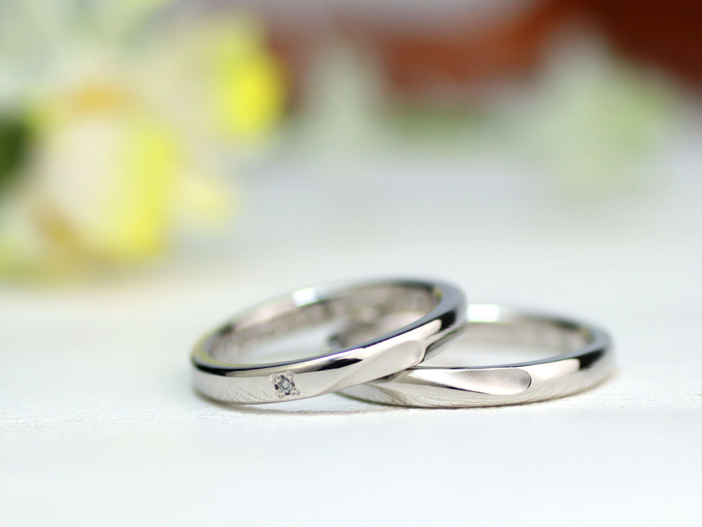 ハートが浮かぶ手作り結婚指輪