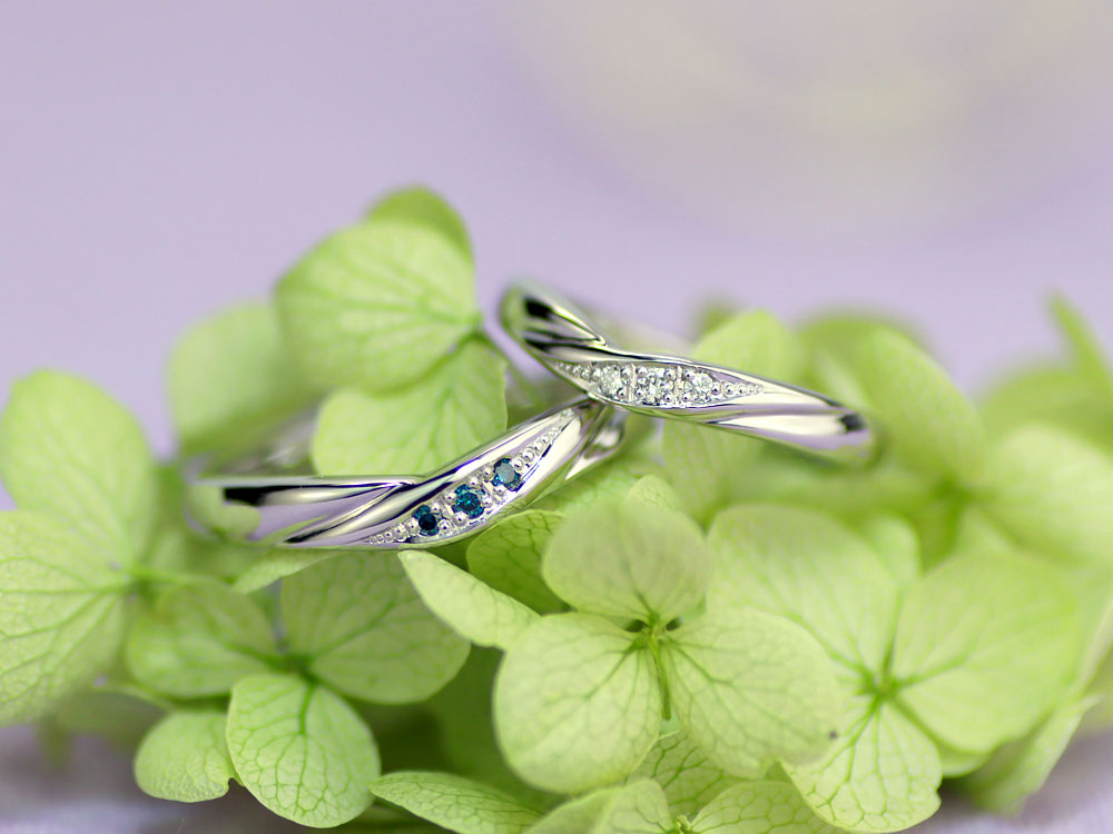ダイヤとブルーダイヤのプラチナ手作り結婚指輪