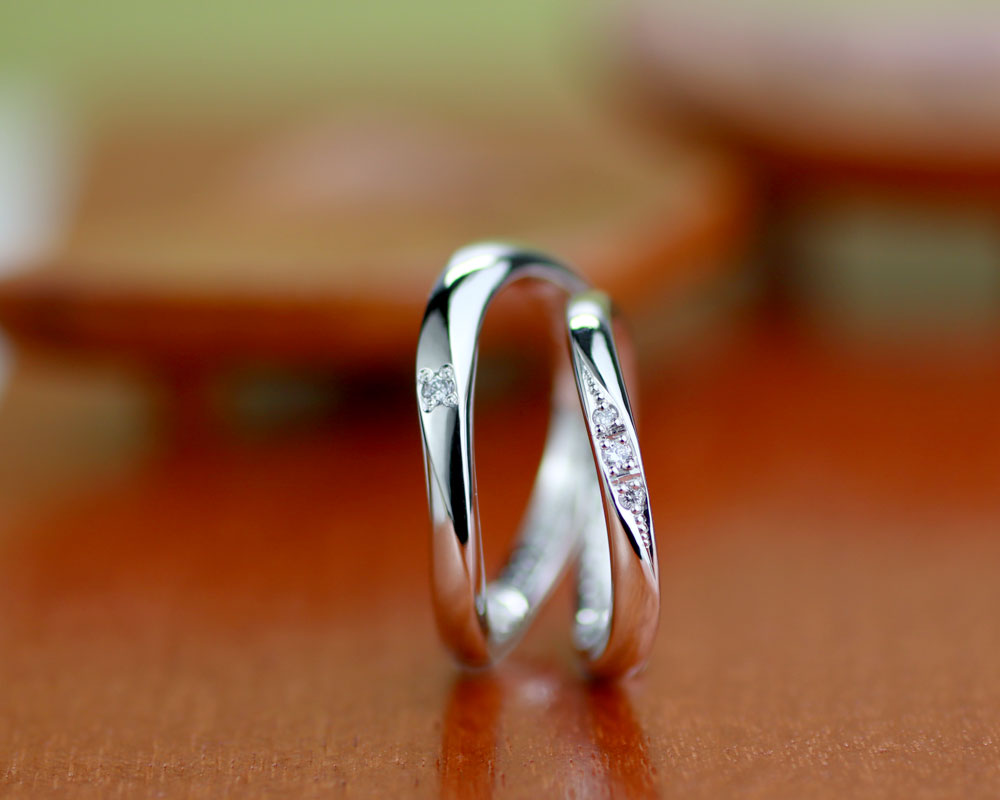 S字型ダイヤ手作り結婚指輪
