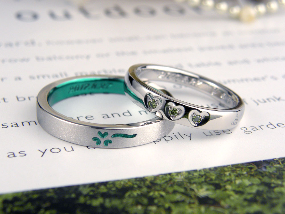 緑のクローバーがテーマの手作り結婚指輪