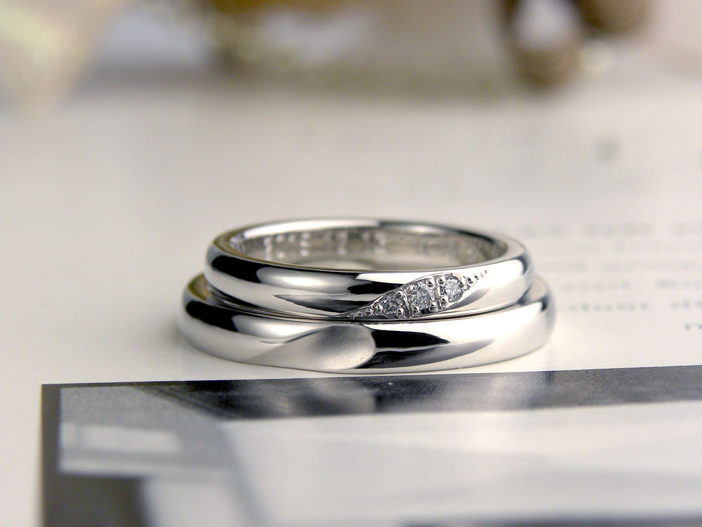 半分のハートとダイヤの手作り結婚指輪