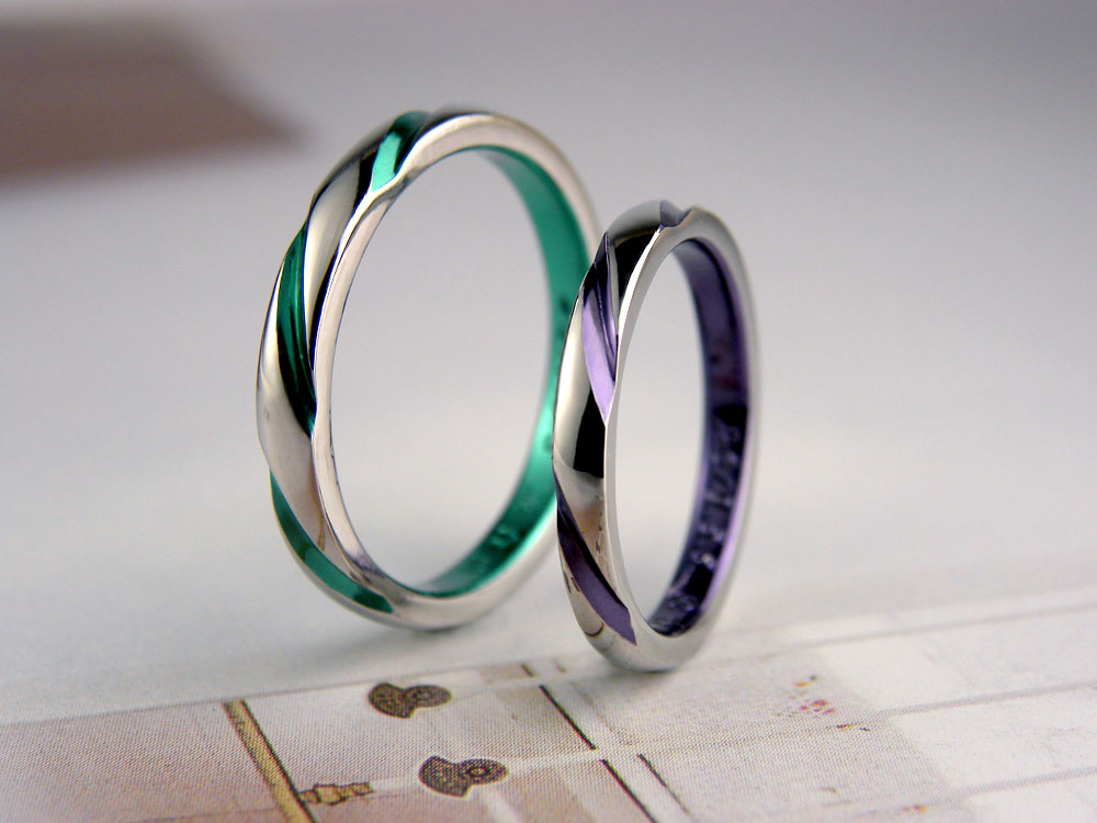 緑と紫のラインが個性的手作り結婚指輪