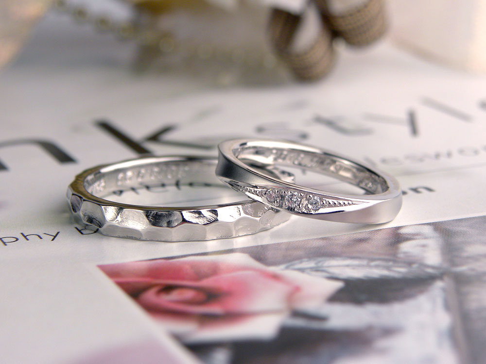 エレガントとカジュアルのデザイン違いの手作り結婚指輪