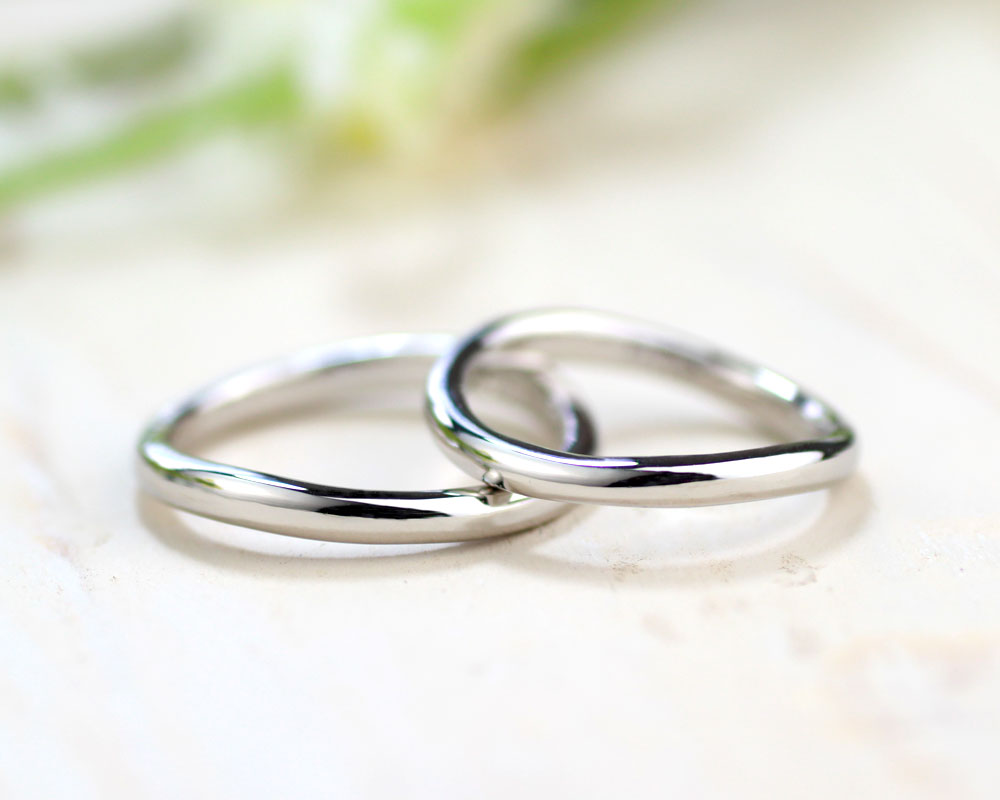 S字型で優しい雰囲気の手作り結婚指輪