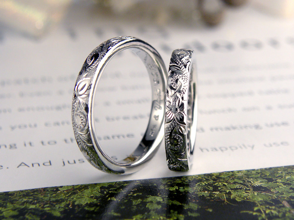 ハイビスカスとホヌ彫刻の手作り結婚指輪