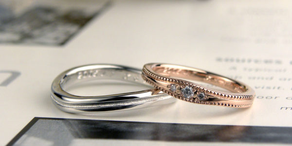 ピンクゴールドにミル打ちでアンティーク調の手作り結婚指輪