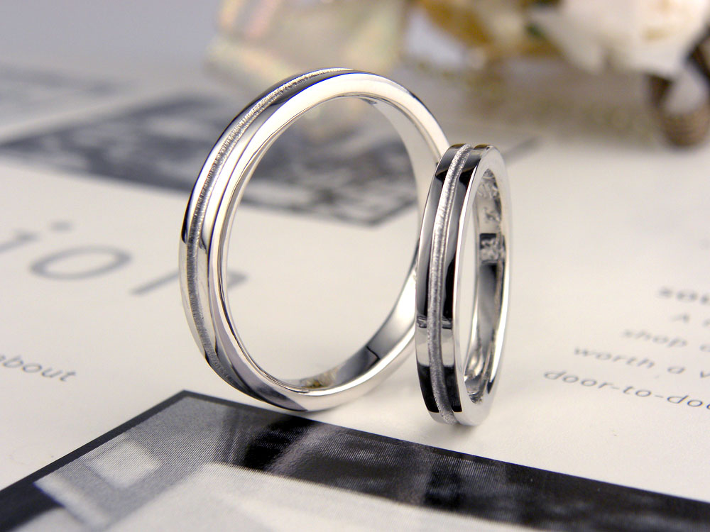 中央ラインの手作り結婚う指輪