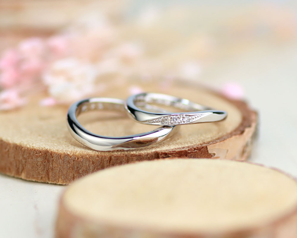 S字型の細い手作り結婚指輪