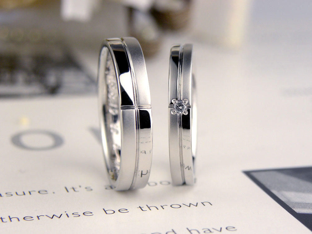 クロス模様の手作り結婚指輪