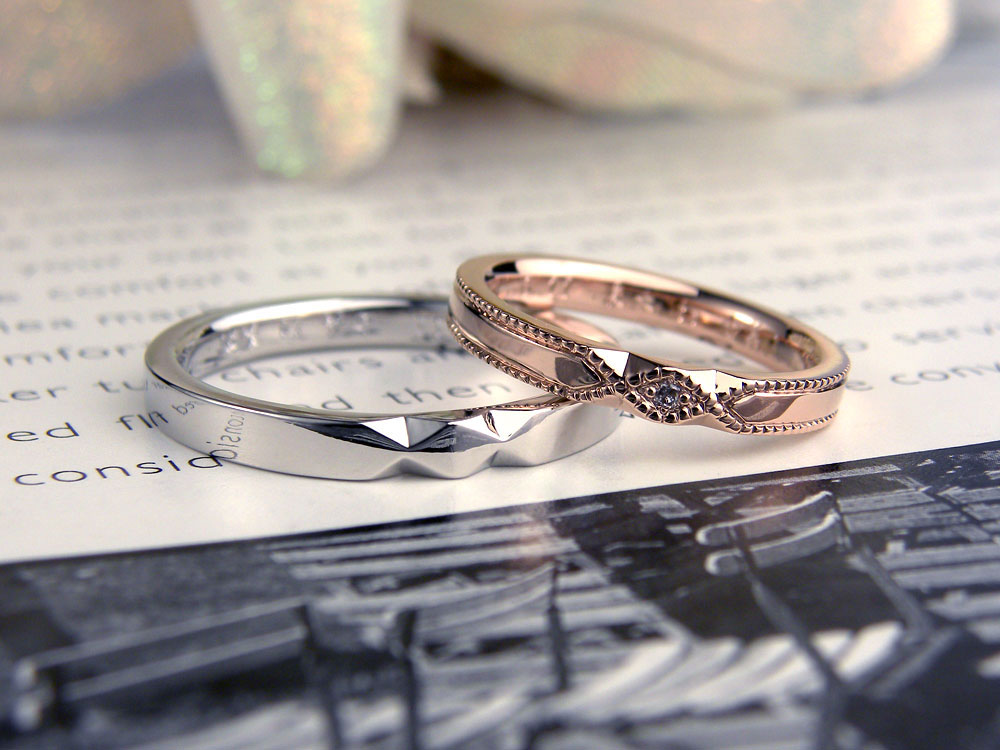 ひし形模様のミル打ち手作り結婚指輪