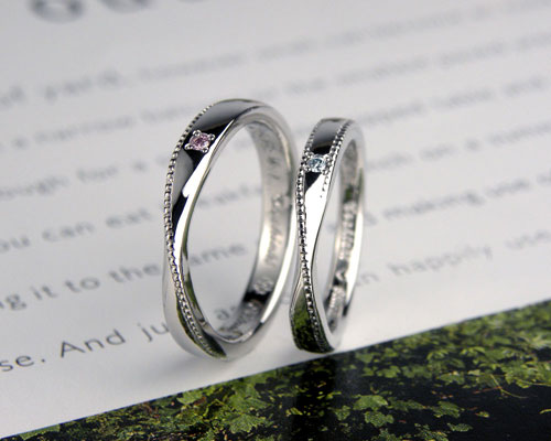メビウスの輪にミル打ち手作り結婚指輪